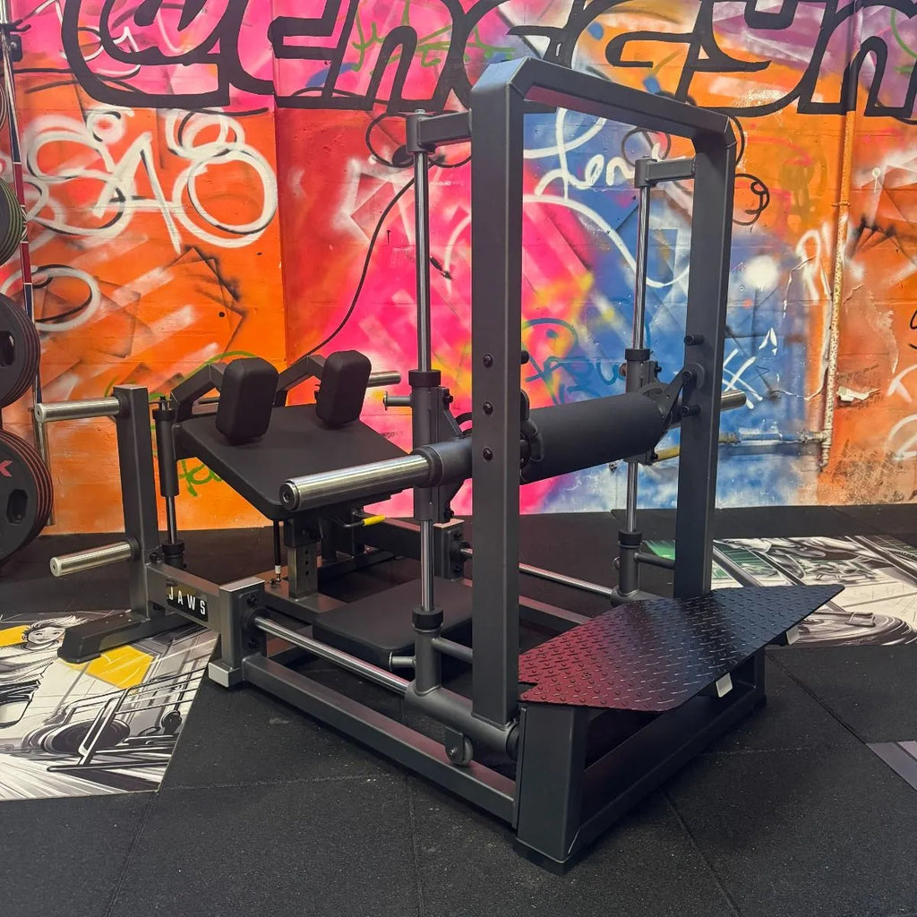  JAWS Strength 3D Smith Hip Thrust